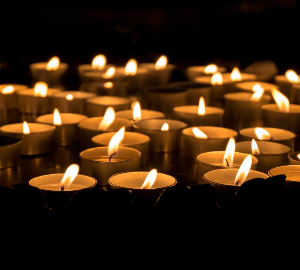 candle-s-flames-in-the-dark.jpg